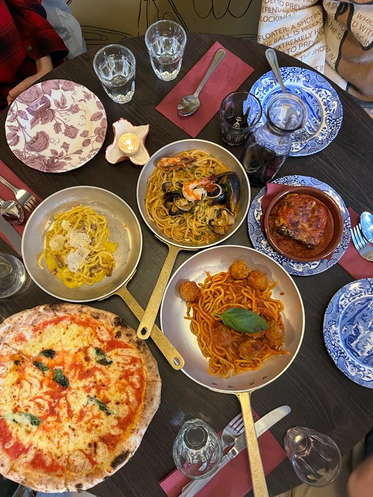 Selection of pizza and pasta dishes served at Pentole & Padelle